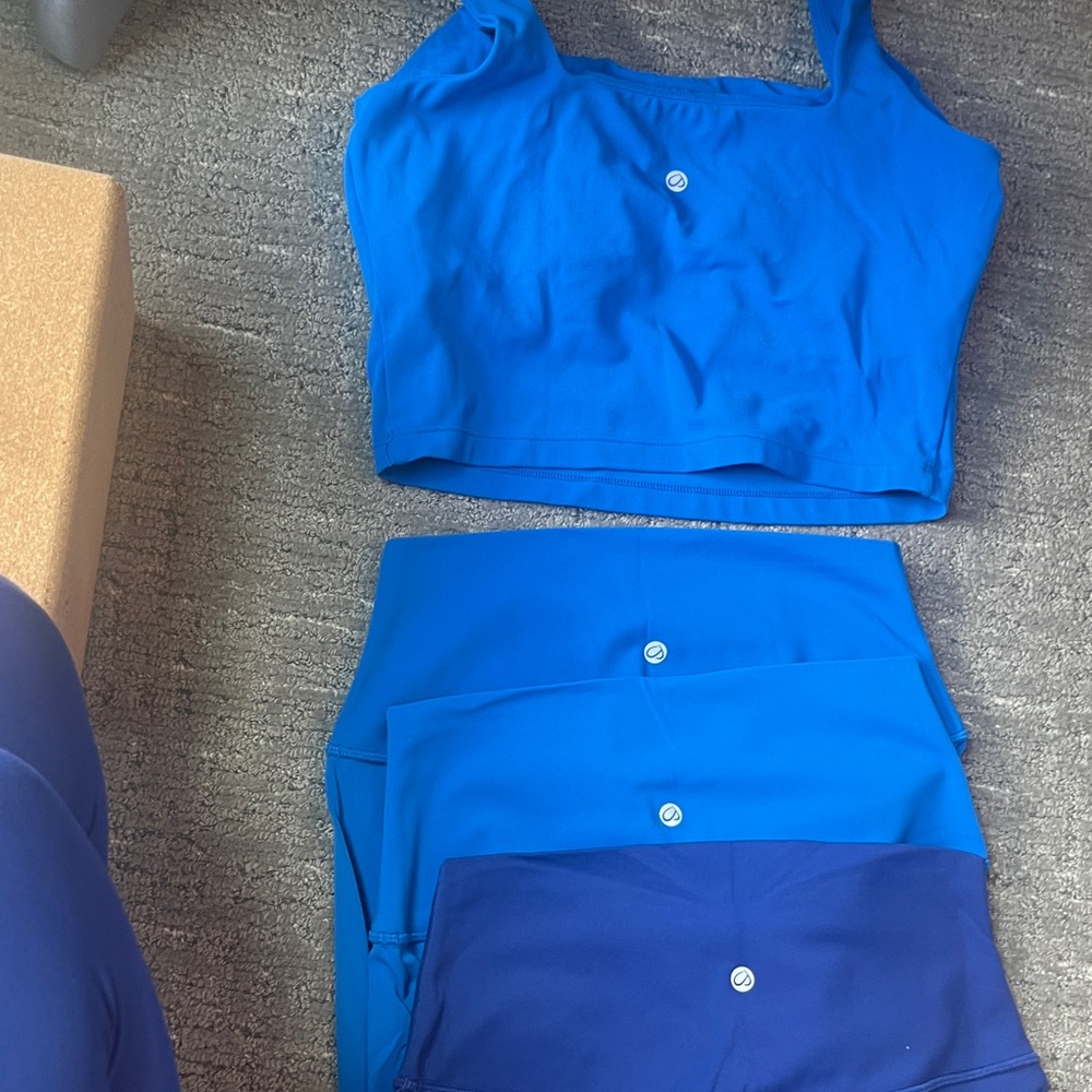 Set of 3 CRZ YOGA Blue High-Waist Leggings and 1 Square-Neck Crop Tank - Picture 3 of 3